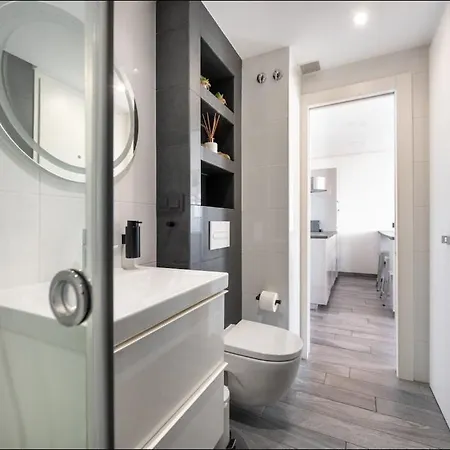 The Black&white شقة توريمولينوس